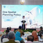 Jadi Icon Model Di Ajang Bali Summer Fashion Week 2024, Gung Dyah Tampilkan Busana Bertema Spring Summer