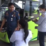 Kerahkan Rubber Boat, Tim SAR Cari Korban Tenggelam Di Pantai Balangan