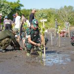 Komitmen Merawat Bumi, Tim 6 Dan JP2S Perangi Sampah Plastik Di Bali Dengan Aksi Nyata